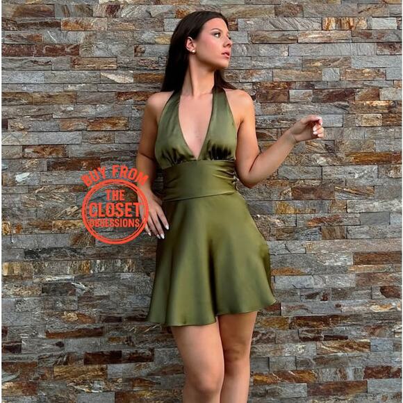 ZARA BLOGGER FAVE!!! V-Neckline Short Dress NWT - Picture 2 of 16